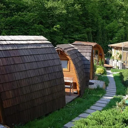 Glamp V Hluboké - Yurts and Wooden Houses Vsetín Exterior foto