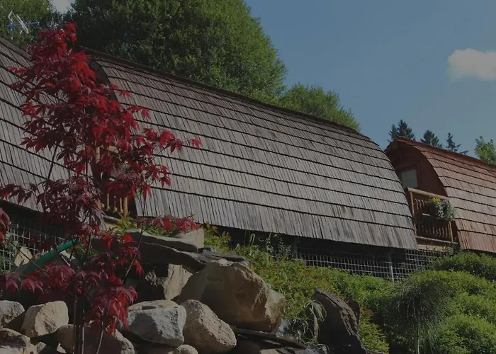 Glamp V Hluboké - Yurts and Wooden Houses