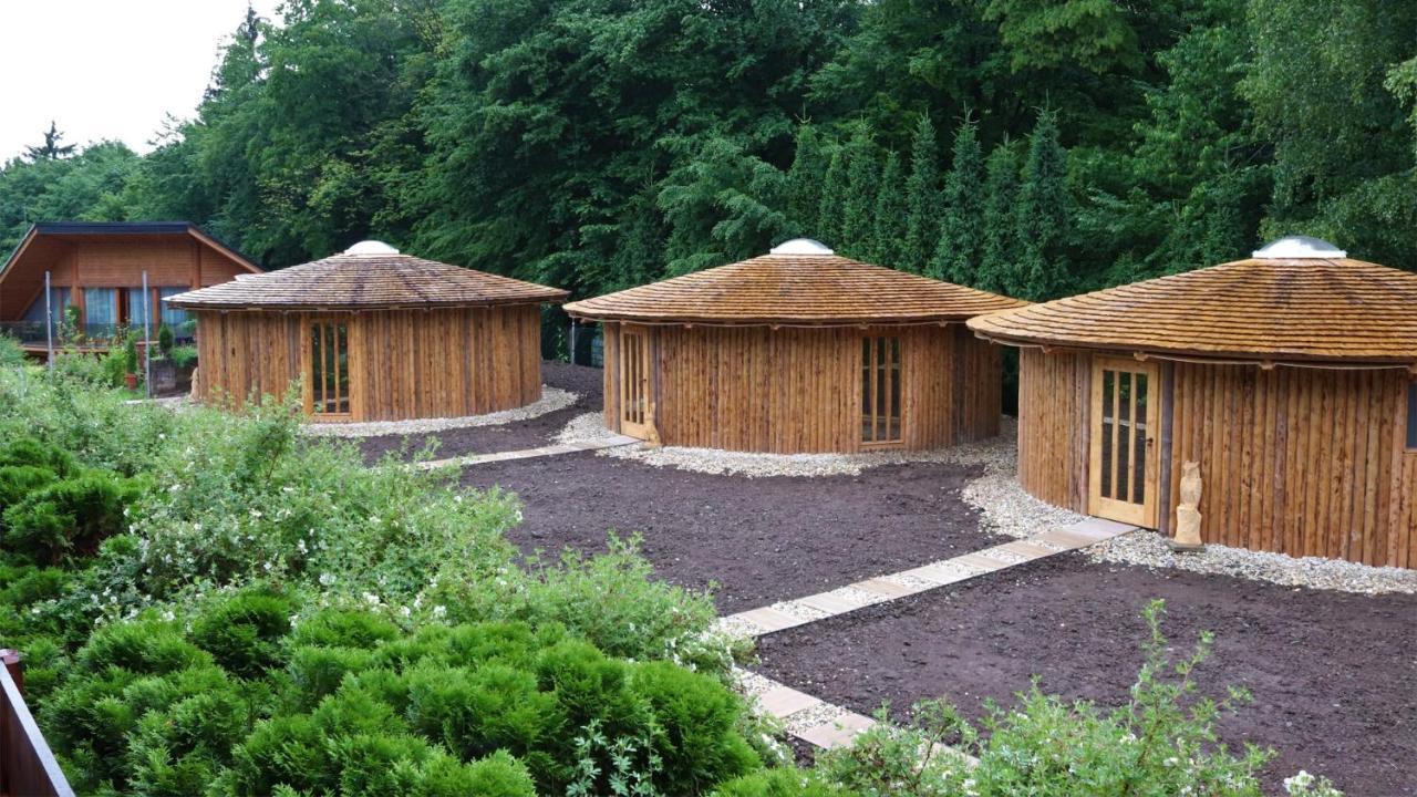 Glamp V Hluboké - Yurts And Wooden * Vsetín