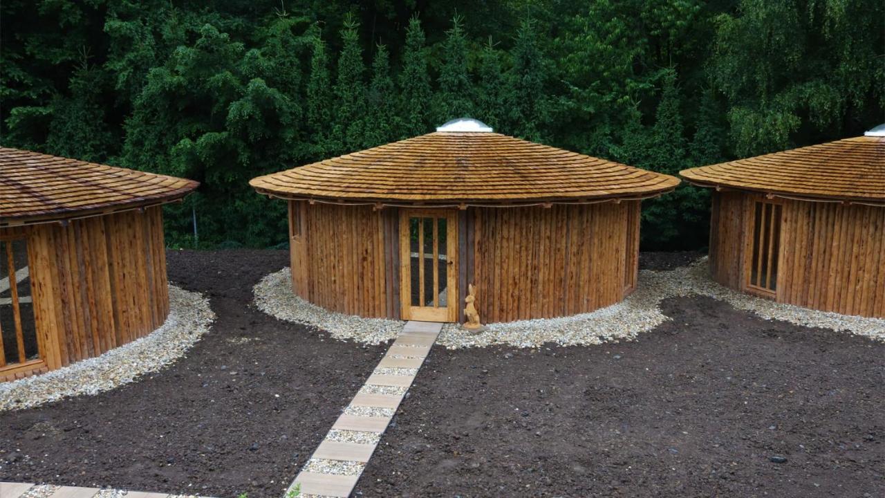 Glamp V Hluboké - Yurts And Wooden