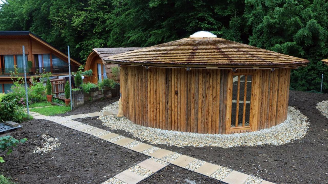 Glamp V Hluboké - Yurts And Wooden Campingplatz Vsetín