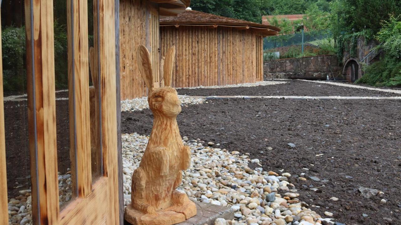 Glamp V Hluboké - Yurts And Wooden Campingplatz *
