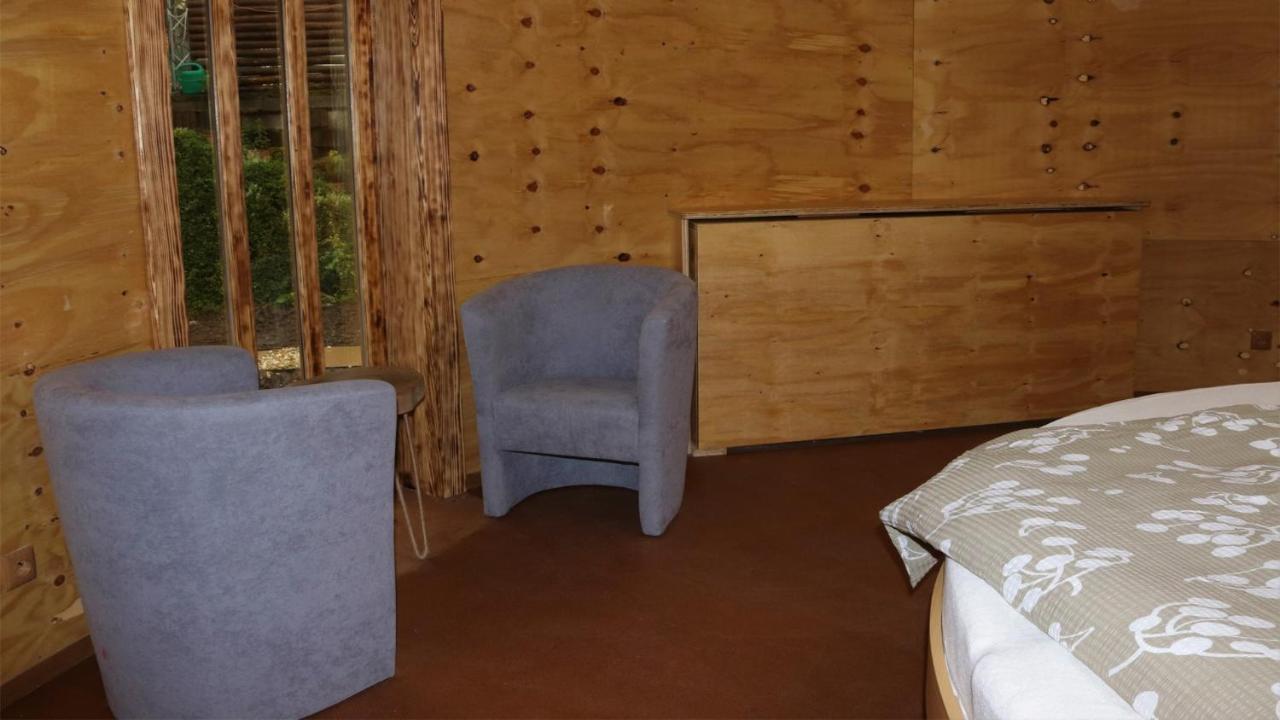 Glamp V Hluboké - Yurts And Wooden Vsetín