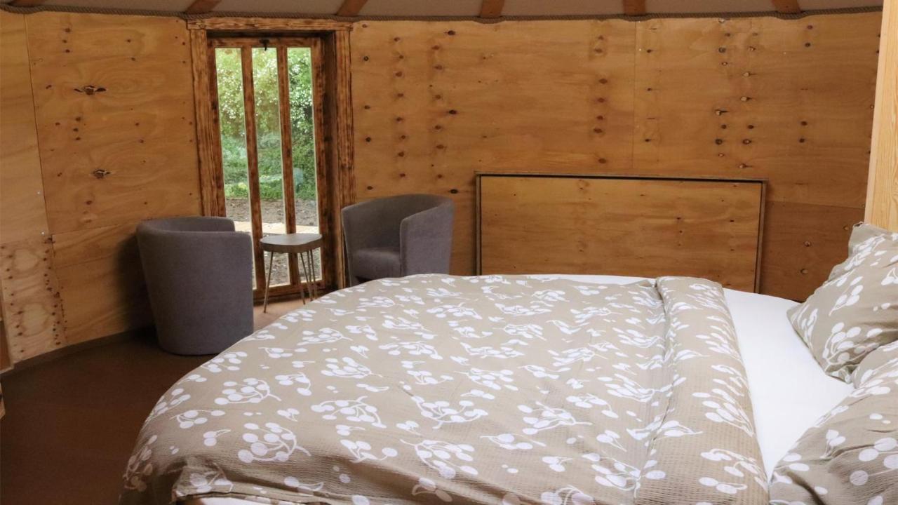 Glamp V Hluboké - Yurts And Wooden Vsetín