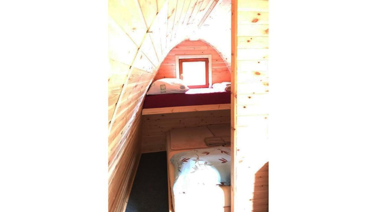 Glamp V Hluboké - Yurts And Wooden Campingplatz Vsetín