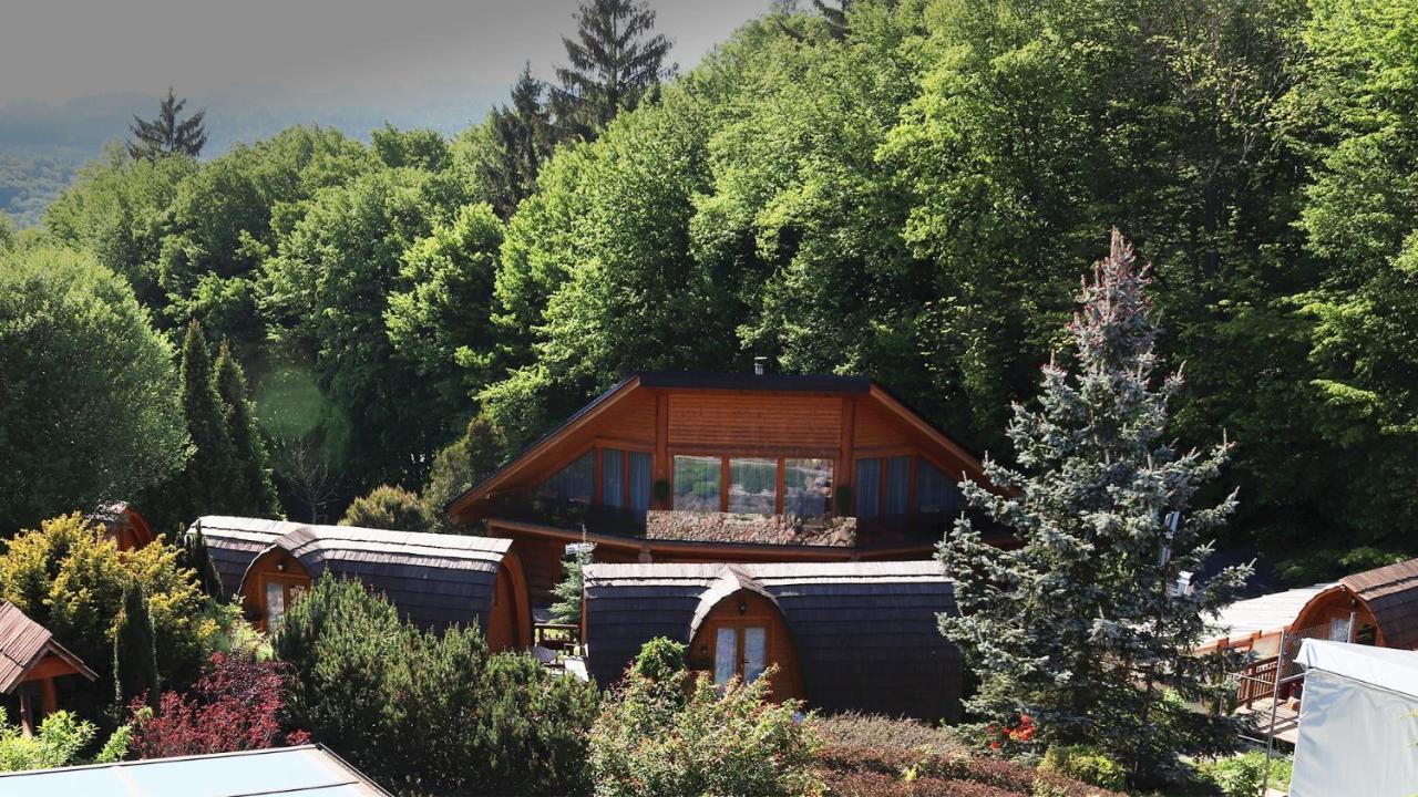 Glamp V Hluboké - Yurts And Wooden Vsetín
