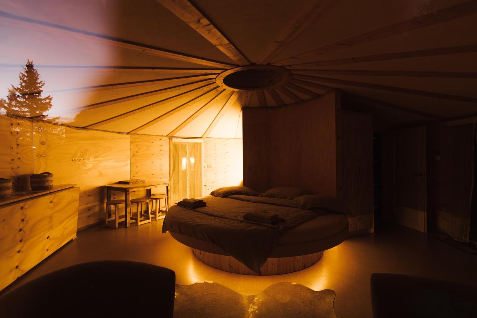 Glamp V Hluboké - Yurts&wooden