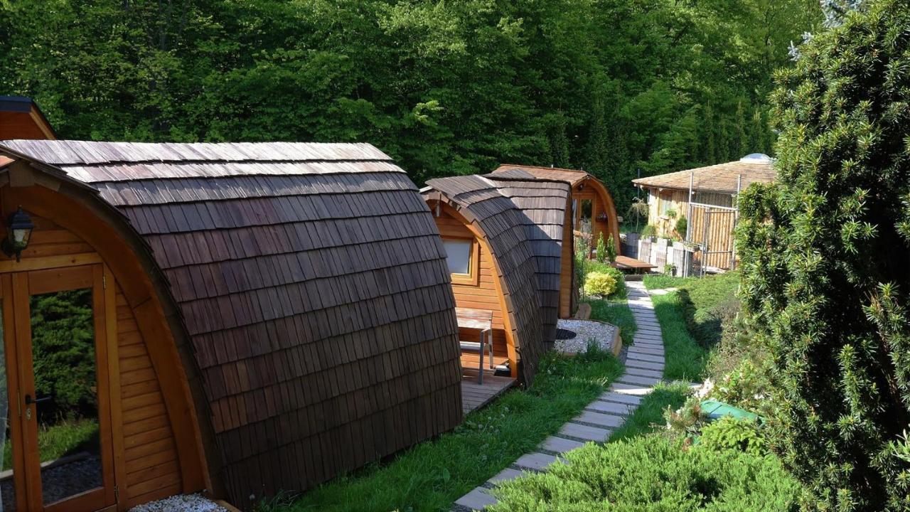 Glamp V Hluboké - Yurts And Wooden Campingplatz