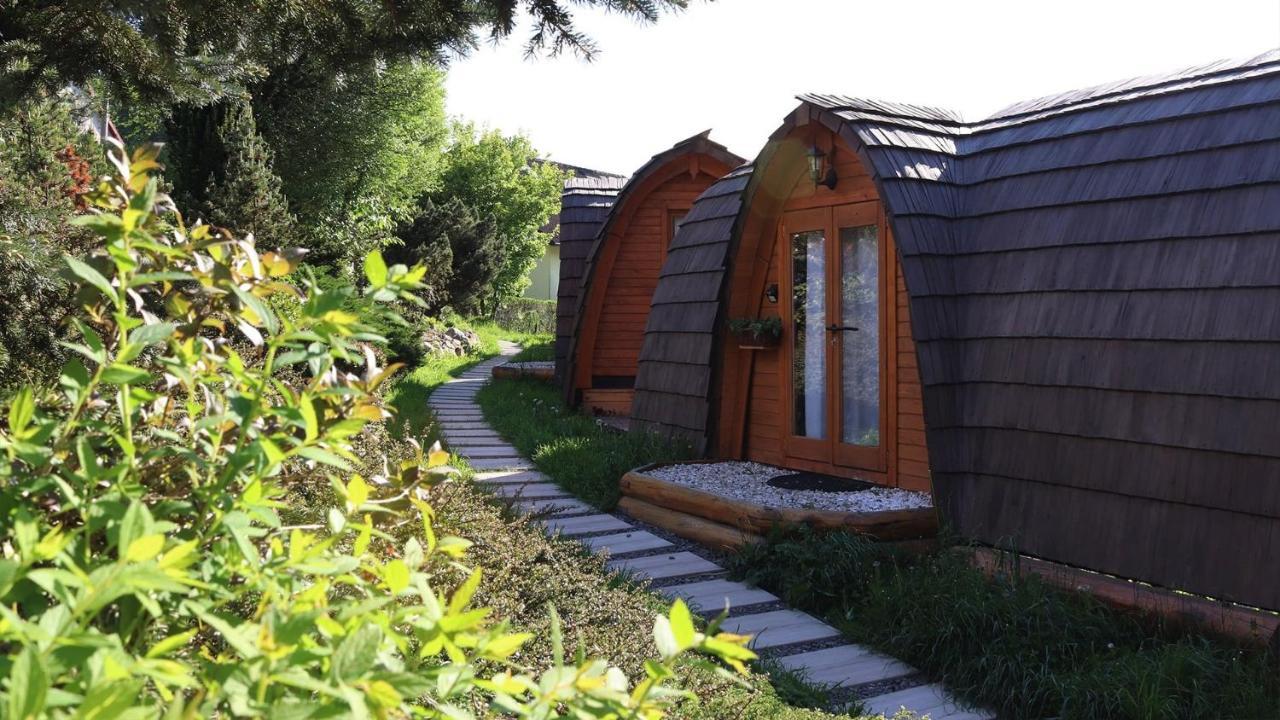 Glamp V Hluboké - Yurts And Wooden Campingplatz *