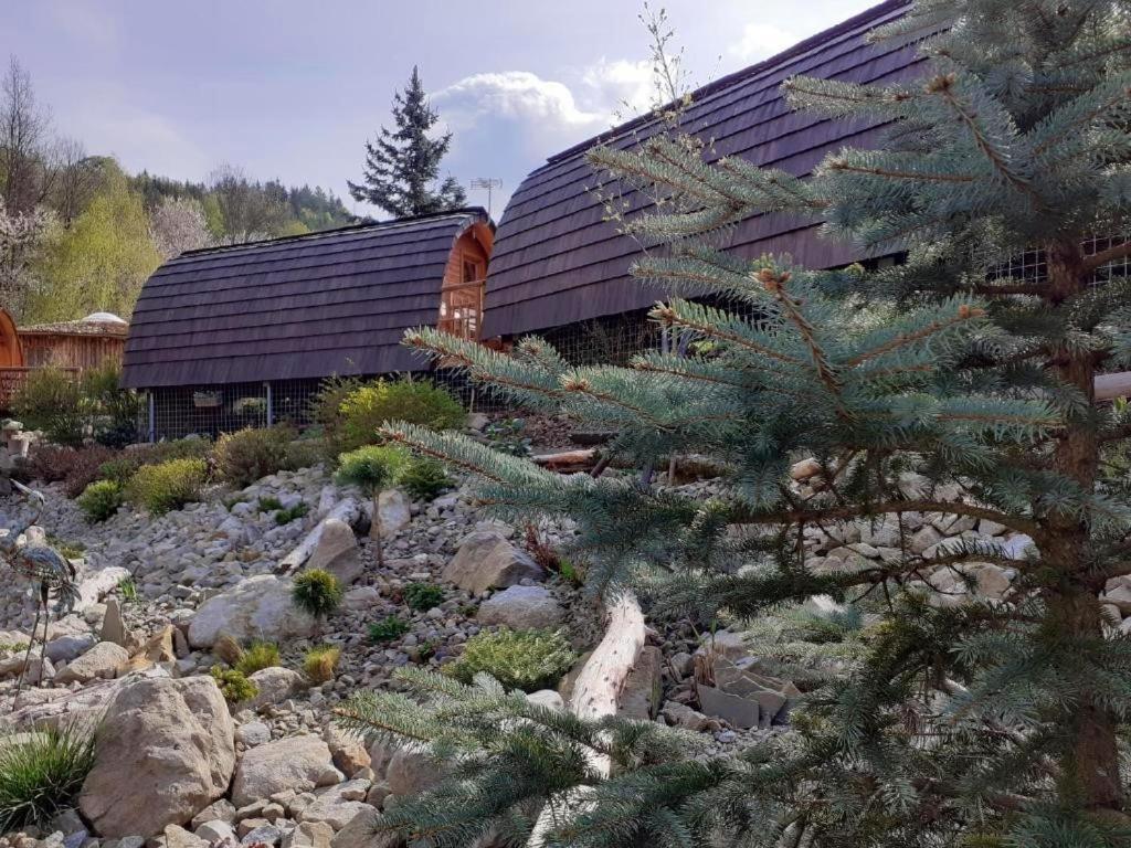 Glamp V Hluboké - Yurts And Wooden Vsetín